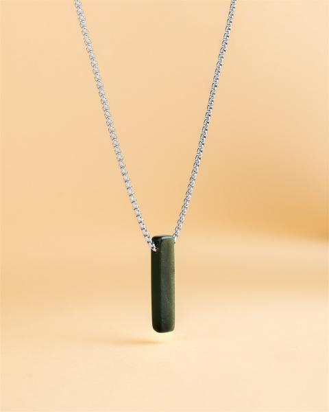 Halskette aus Edelstahl mit einem grünen Obsidianstein - Tantum Green